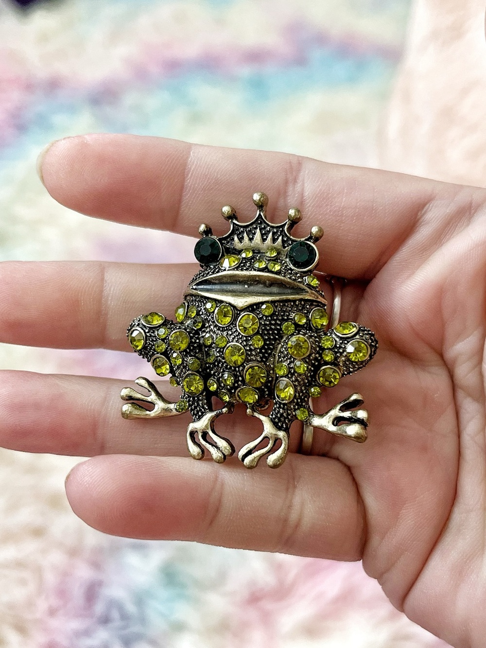 Frog prince brooch